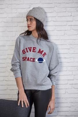sudadera give me space gris a bicyclette